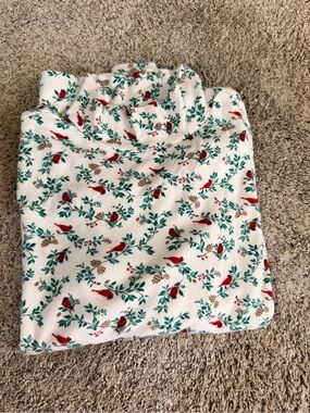 croft & barrow White Top with Red Cardinal and Green Foliage Print